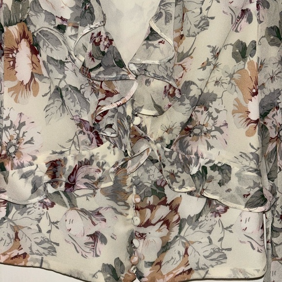 Bardot Long Sleeve Floral Top V-Neck - Picture 2 of 7